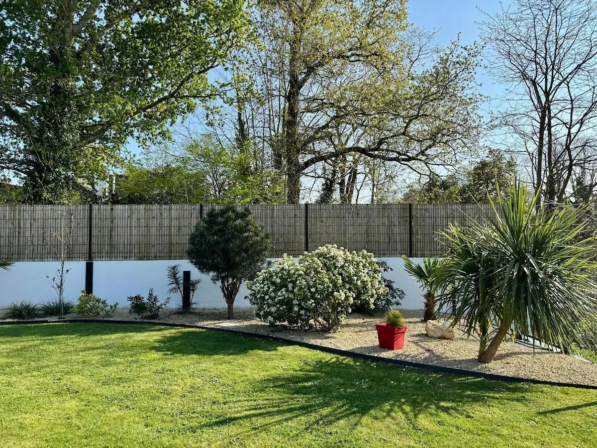 Belle Maison Spacieuse Et Jardin Paysager, Gouesnac'H Gouesnach 0*,